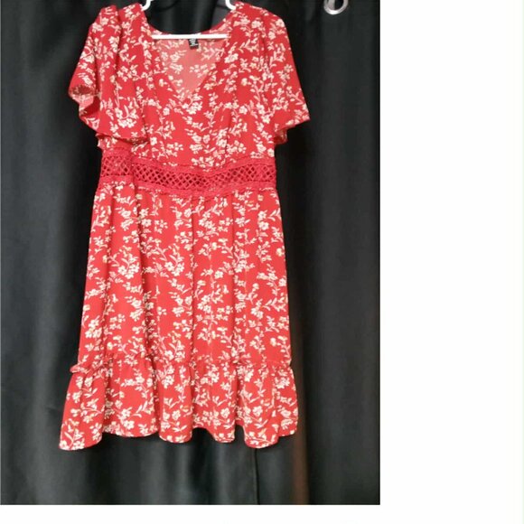 DRESS RED - Picture 1 of 2